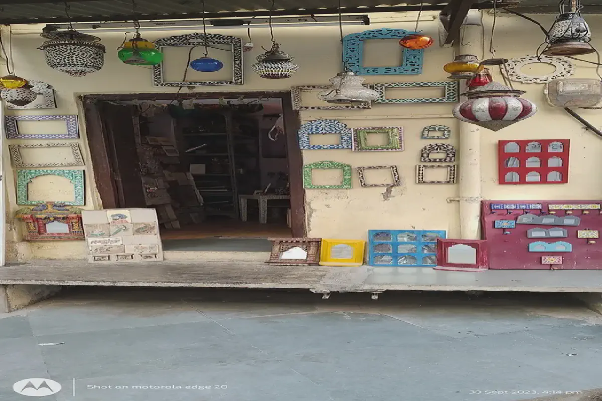The grand entrance to the magnificent City Palace complex